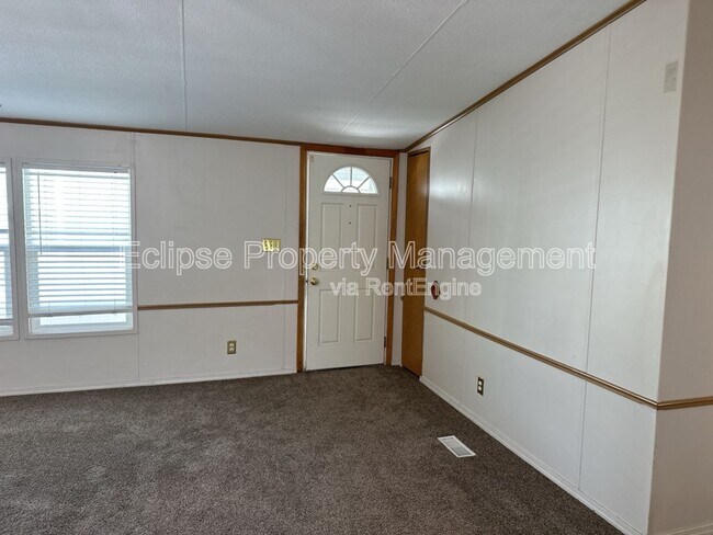 Foto del edificio - 178 Holly Berry Way