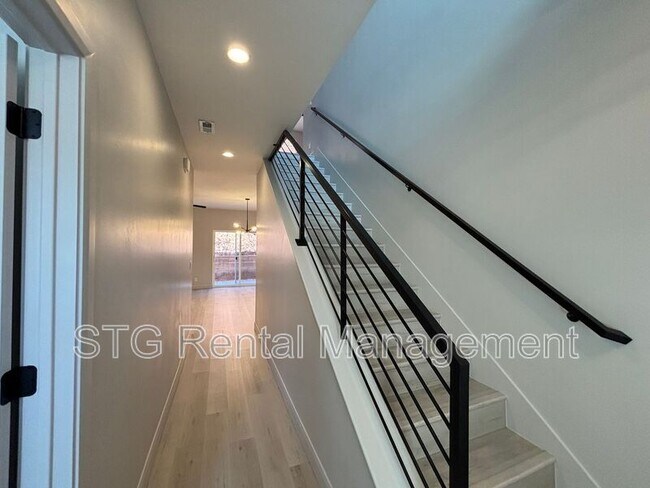Foto del edificio - 840 Twin Lakes Dr