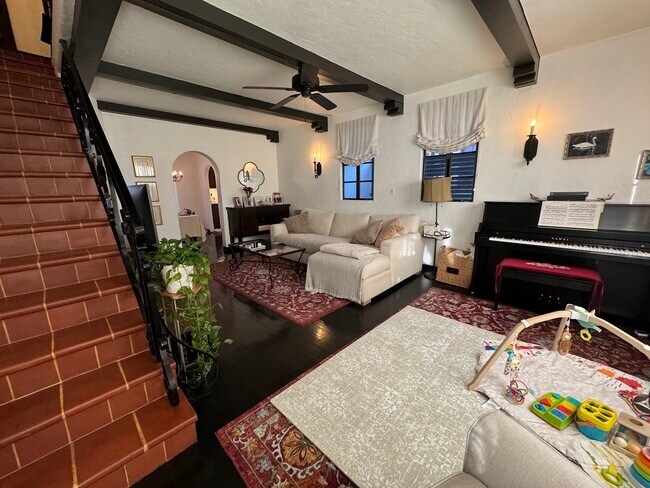 Foto del edificio - 3639 1st Ave