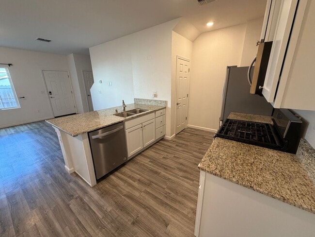 Building Photo - Low Maintenance 3 Bedroom Home in South Reno!