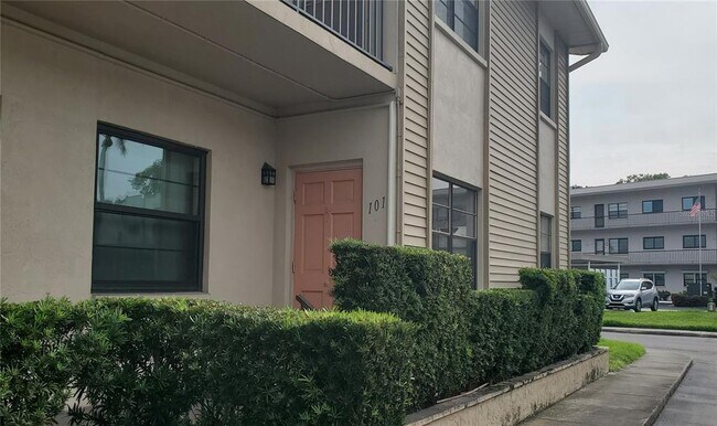 Foto del edificio - 5967 Terrace Park Dr N