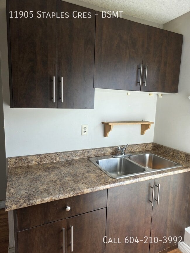 Building Photo - Basement Suite in Delta