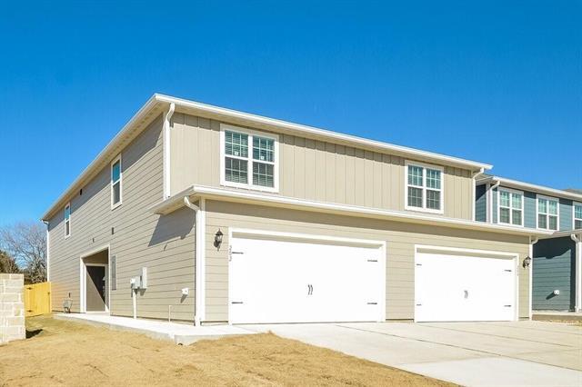 Building Photo - 305 Marsh Ln
