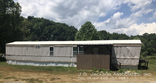 Building Photo - 398 Azalea Rd E