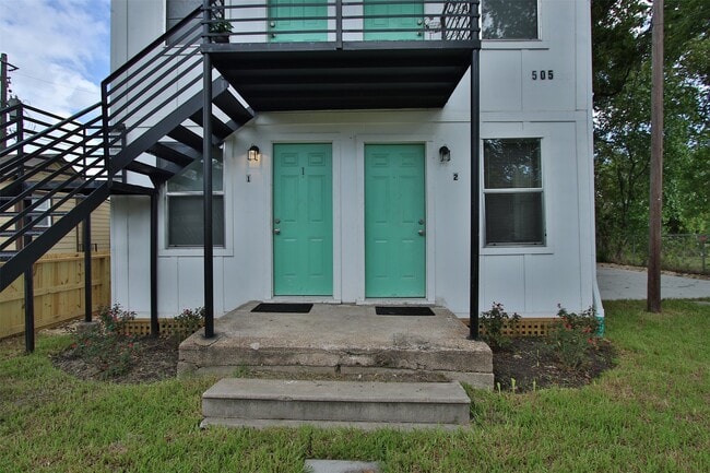 Building Photo - 505 E 32nd St