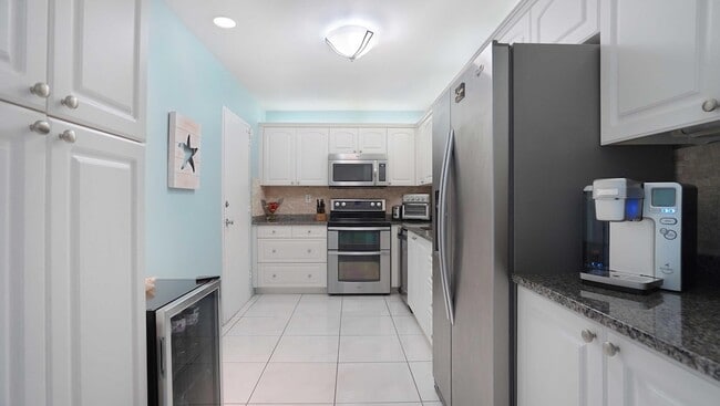 Building Photo - 4250 Galt Ocean Dr