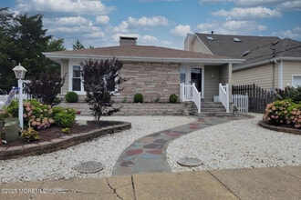 Building Photo - 33 Morton Dr
