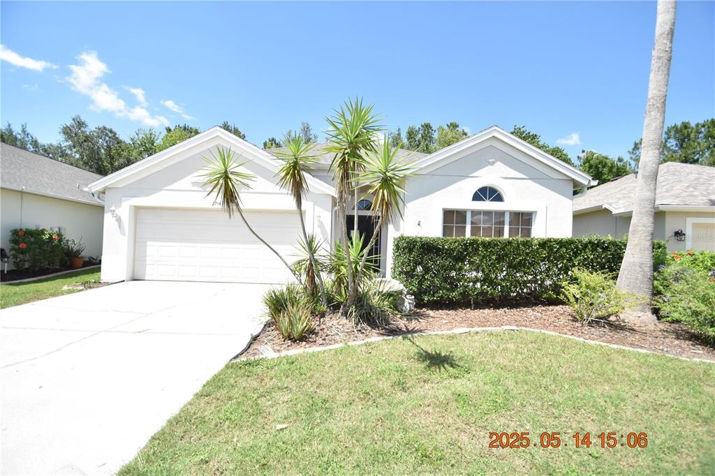 Foto principal - 27443 Edenfield Dr