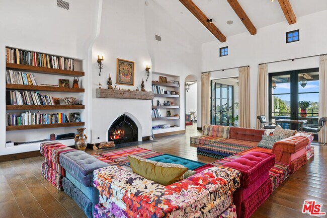 Foto del edificio - 6934 Grasswood Ave