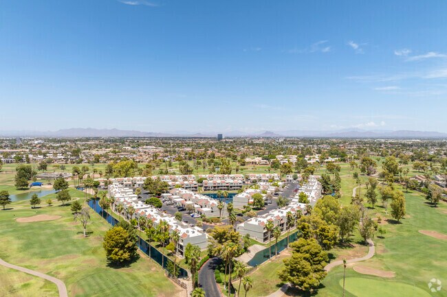 Foto del edificio - Lake Park Village