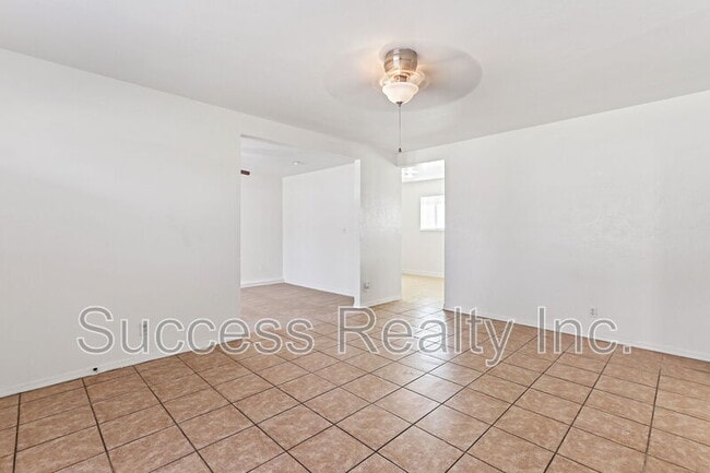 Building Photo - 10060 Kellogg St