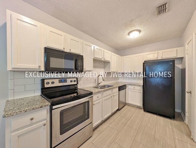 Foto del edificio - 3116 Belden St #3