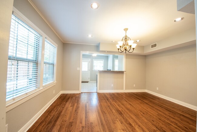 Foto del edificio - Walking Distance to TCU