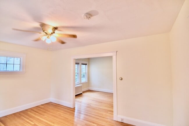 Building Photo - 9 Castlerock St