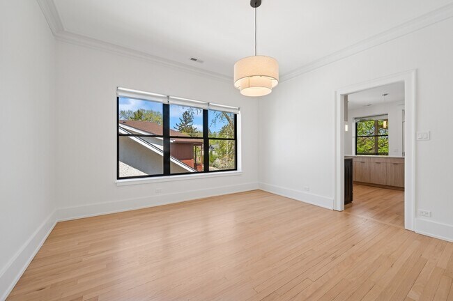 Foto del edificio - 2755 Eastwood Ave