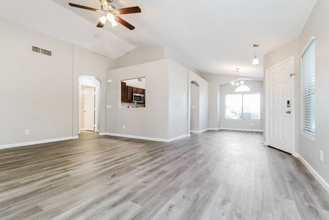 Building Photo - 15550 N Ulrich Way