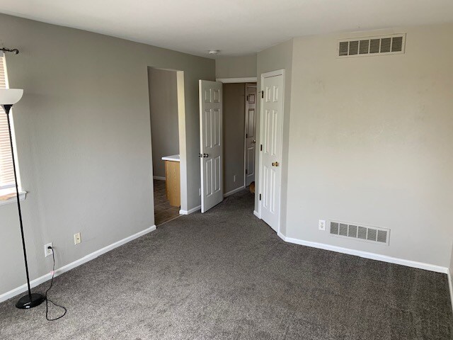 Foto del edificio - 433 W 91st Cir