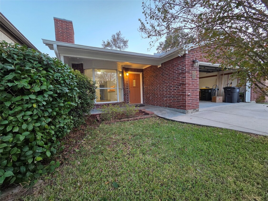 Foto principal - 42 Silver Creek Dr