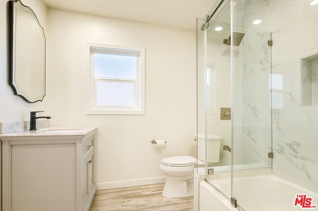 Foto del edificio - 5248 1/2 Whitsett Ave