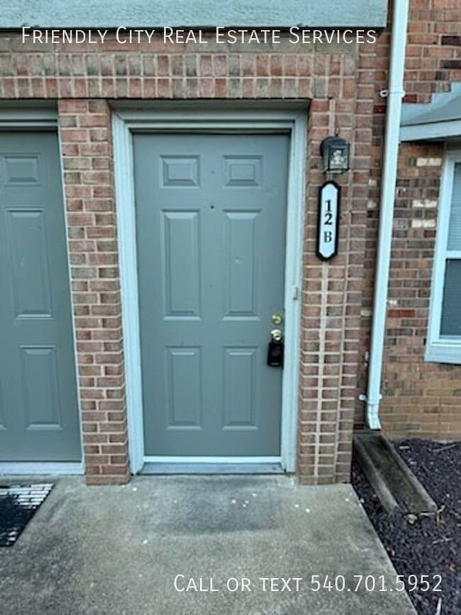 Building Photo - 12B Holly Ct-