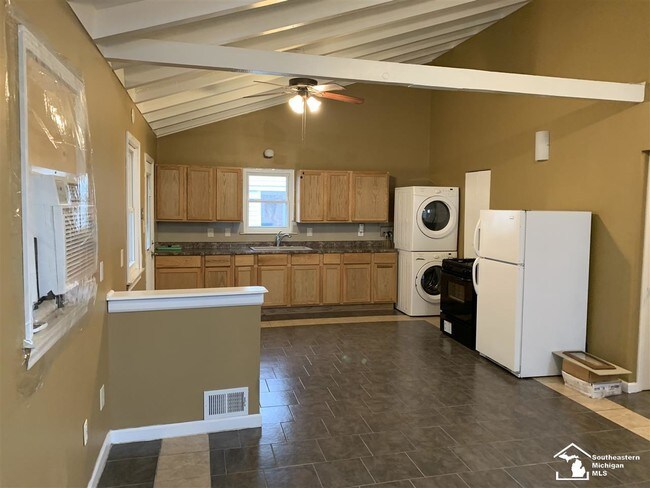 Foto del edificio - 25275 Lehigh St