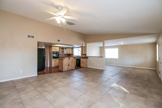 Foto del edificio - 119 S Cottonwood St