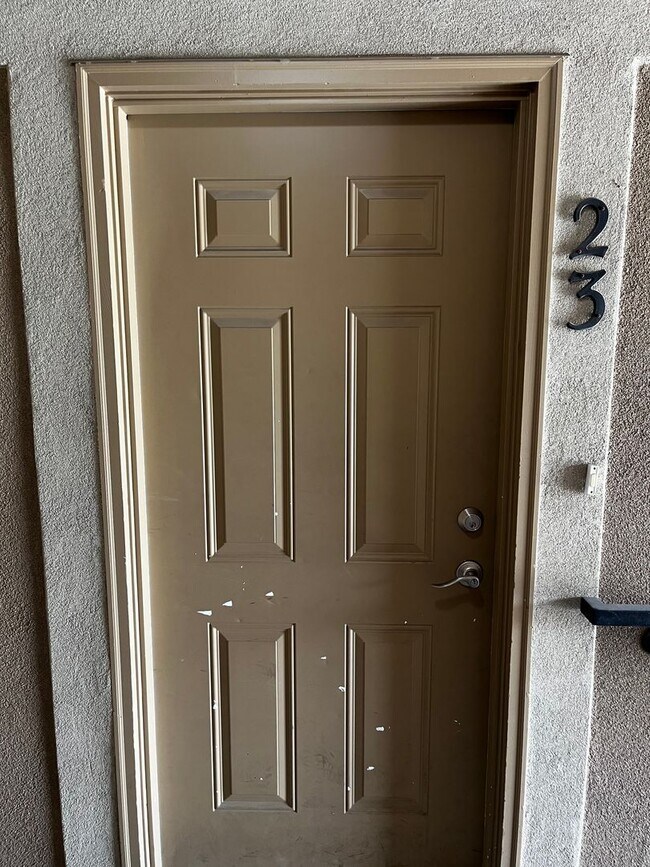 Building Photo - Fantastic SALT LAKE CITY Condo