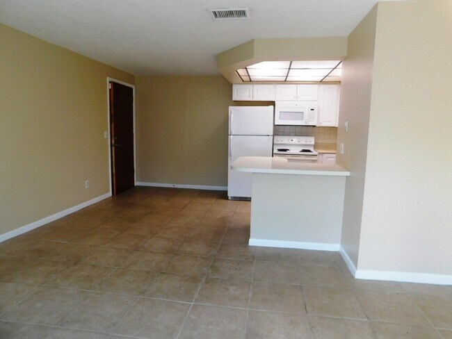 Building Photo - 2664 St Joseph Dr