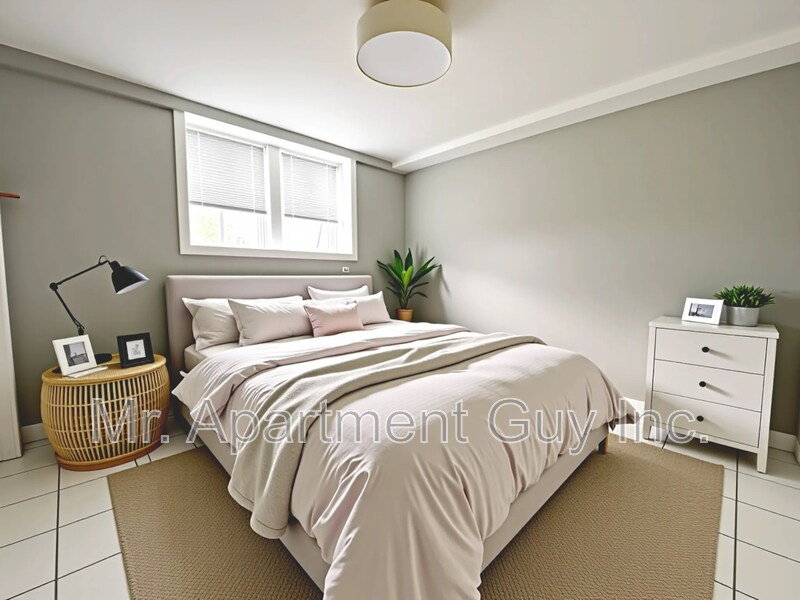 Photo principale - 16 Kingsway Dr