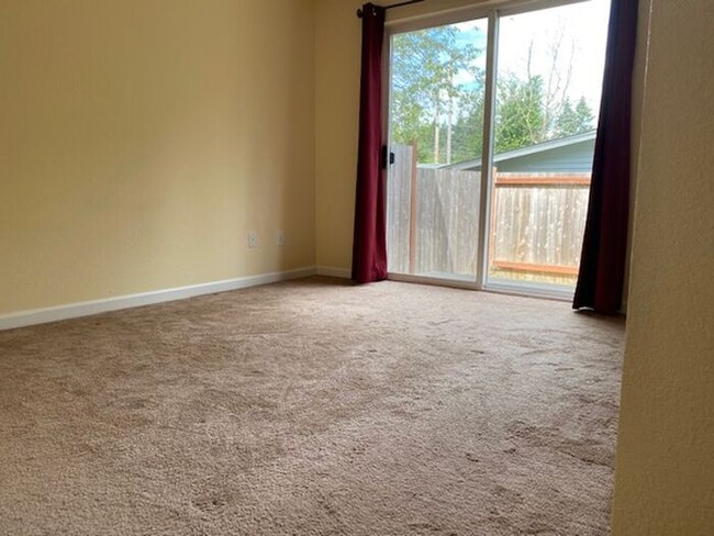 Building Photo - 2 bedroom home in Everett Near Recreation ...