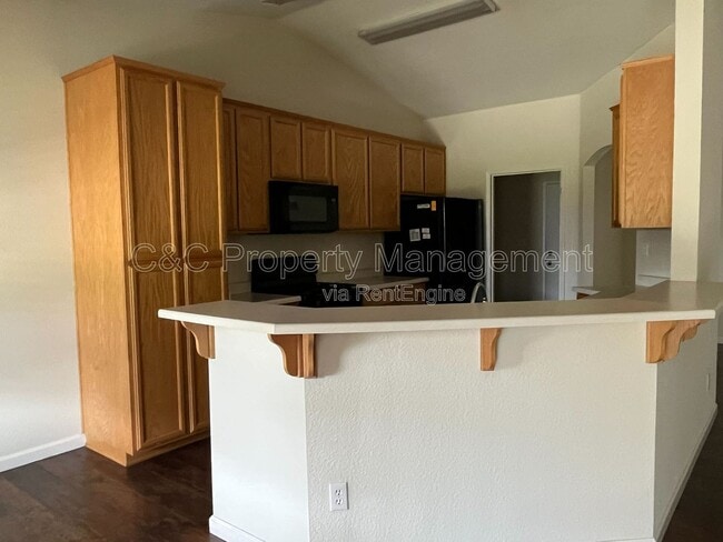 Foto del edificio - 2073 Solis St