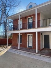 Building Photo - 510 E Gillespie St