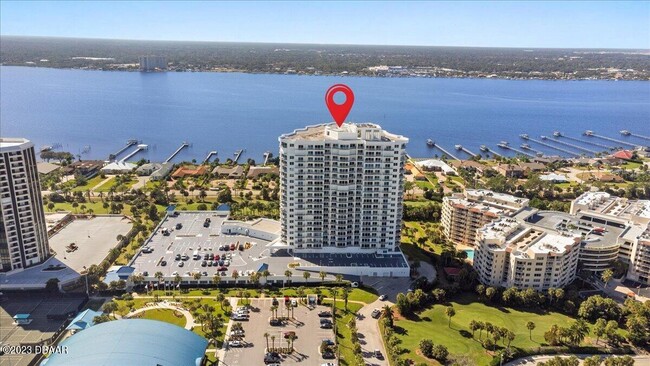 Foto del edificio - 2 Oceans W Blvd