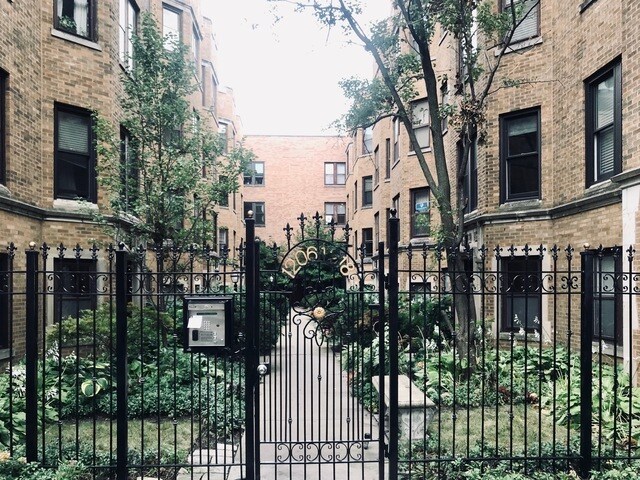 Primary Photo - 1212 W Jarvis Ave