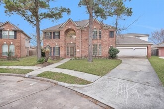 Building Photo - 1010 Maple Run Dr