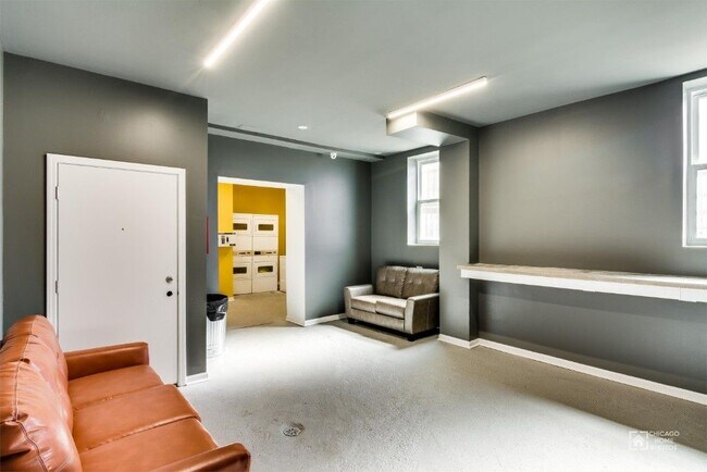 Foto del edificio - 1627 N Humboldt Blvd