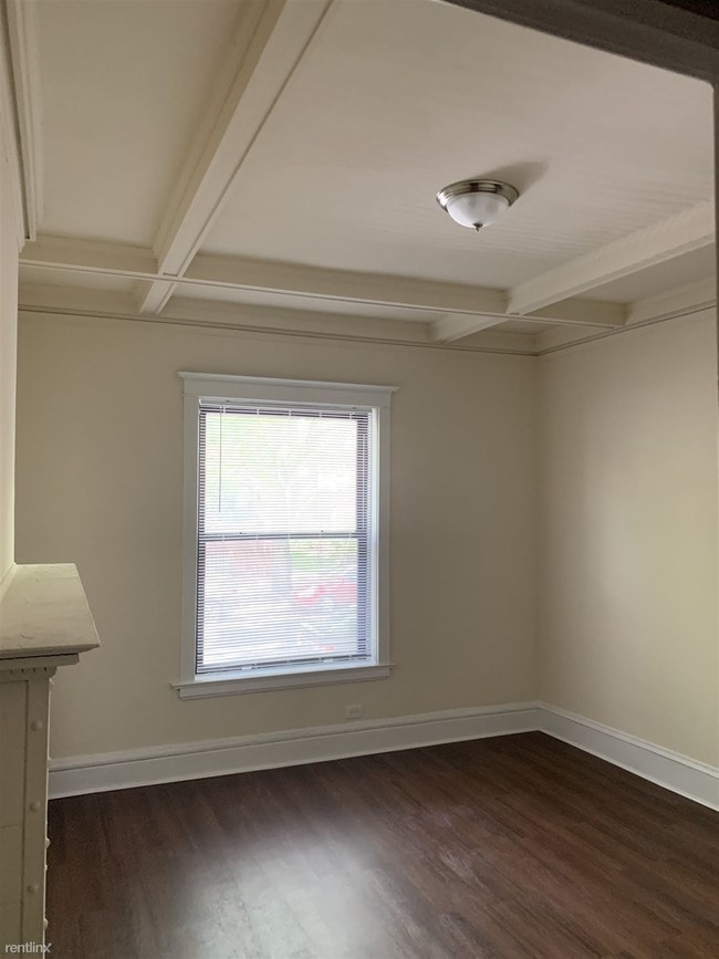 Building Photo - 2 br, 1 bath  - 5431 S Harper Ave 1W