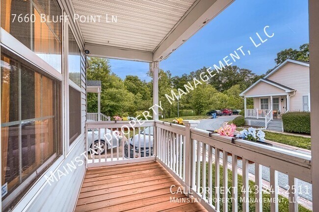 Foto del edificio - 7660 Bluff Point Ln
