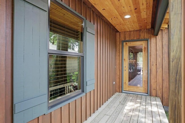 Building Photo - 4102 Edison St