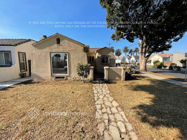 3003 Hillcrest Dr