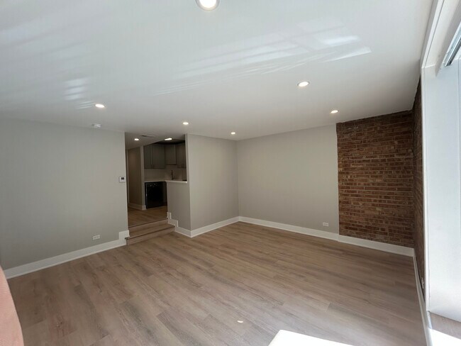 Foto del edificio - 1214 N La Salle Dr