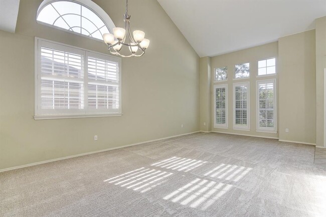 Building Photo - 7168 Ridge Oak Rd