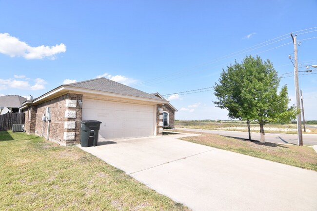 Foto del edificio - 3501 Salt Fork Dr
