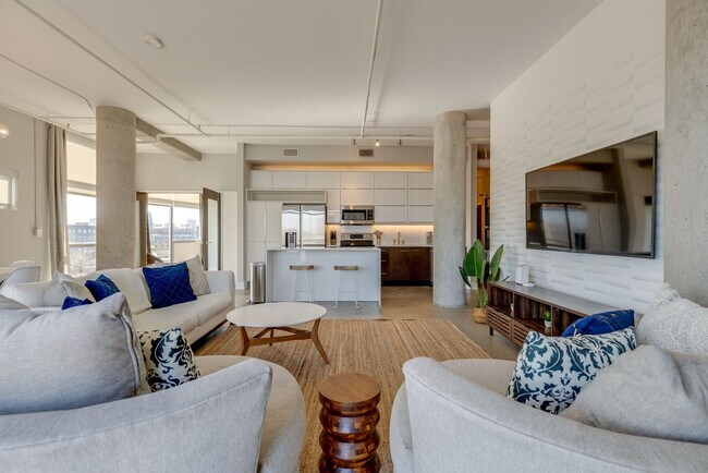 Foto del edificio - 2115 Yeaman Pl