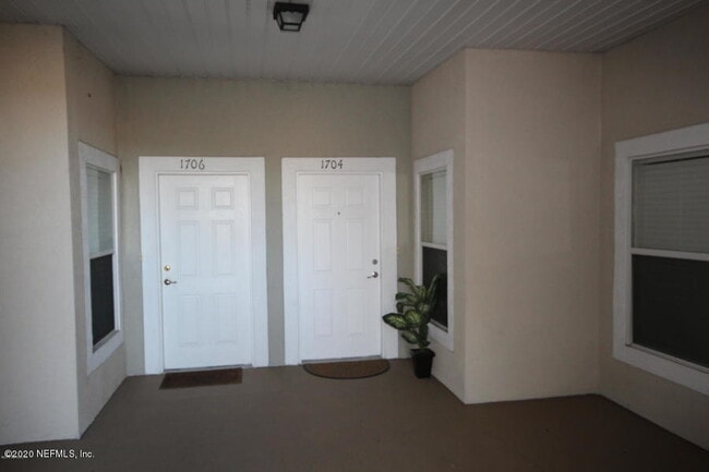 Building Photo - 7920 Merrill Rd
