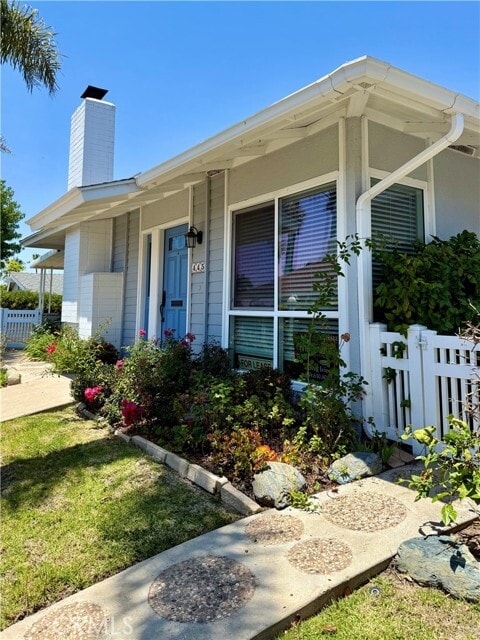 Primary Photo - 445 Camino San Clemente