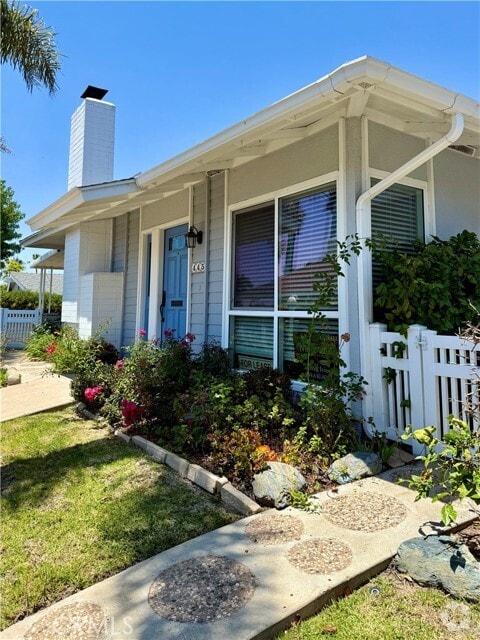 Building Photo - 445 Camino San Clemente