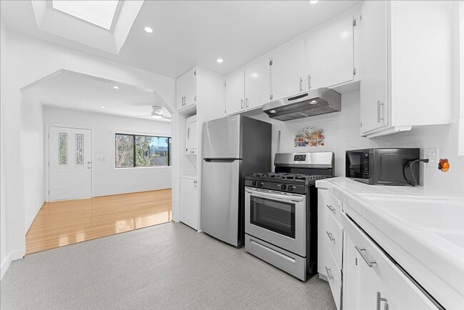 Building Photo - 1739 Washington Way