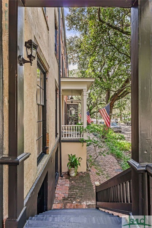 Foto del edificio - 117 E Jones St
