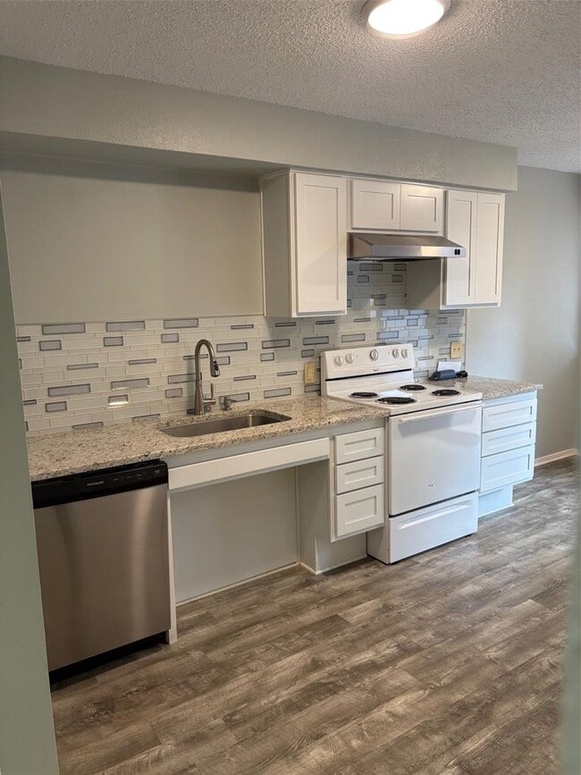 Foto del edificio - 317 W William Cannon Dr